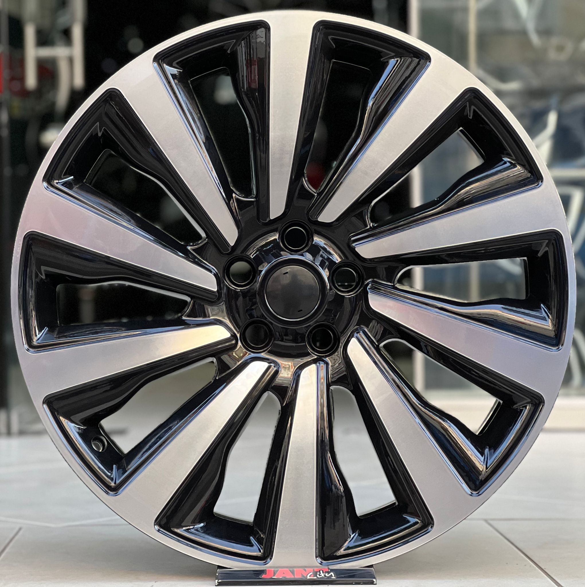 YENİ 22′ 5X120 LAND ROVER – RANGE ROVER JANT MODELİ - Görsel 1