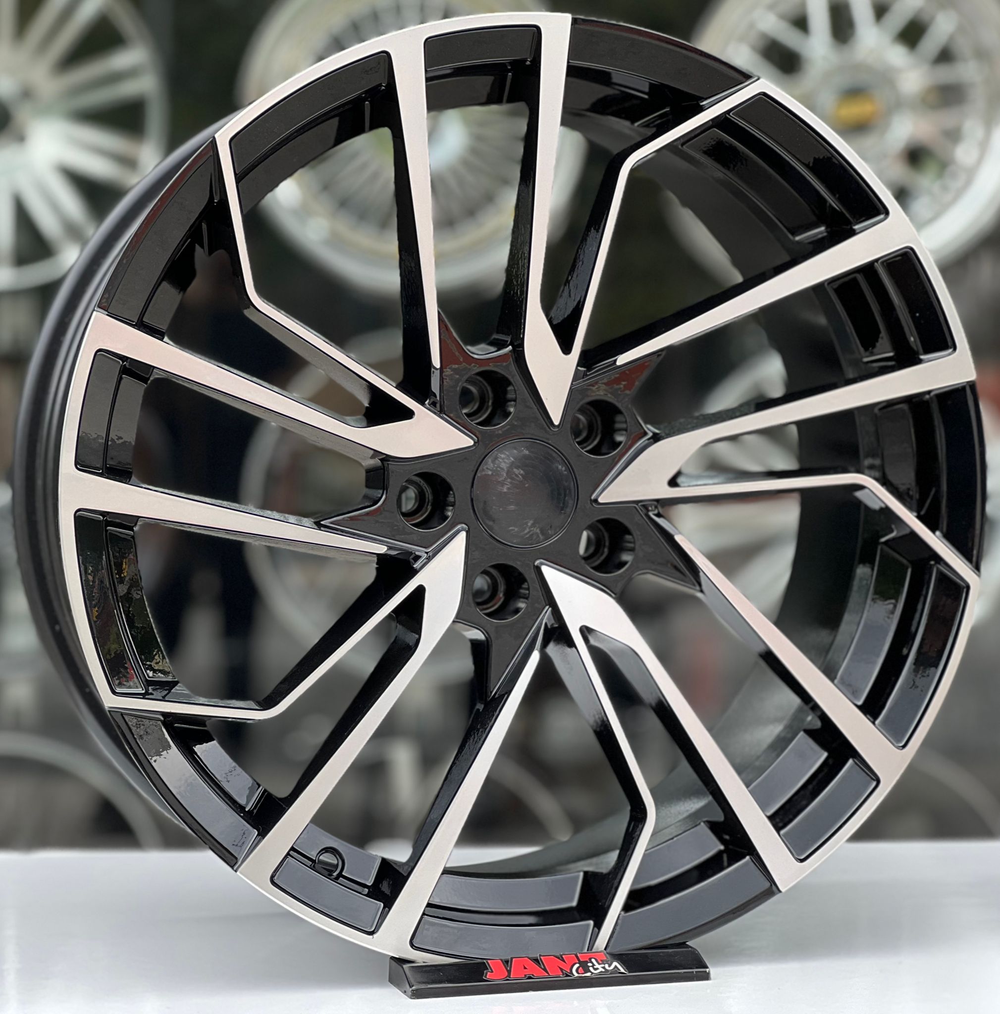Audi YENİ 19′ 5X112 AUDI RS JANT MODELİ küçük resim 2