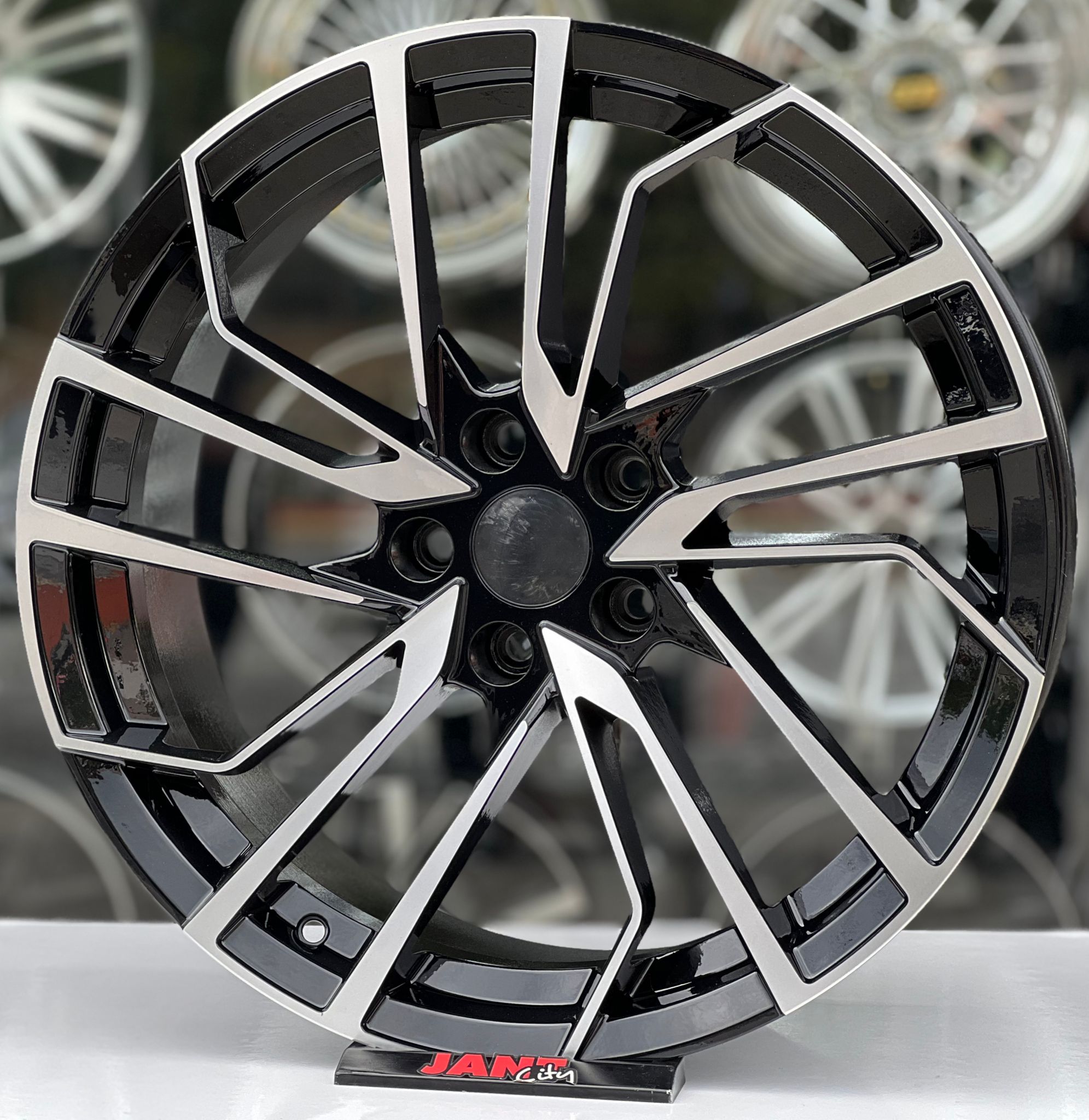 Audi YENİ 19′ 5X112 AUDI RS JANT MODELİ küçük resim 3
