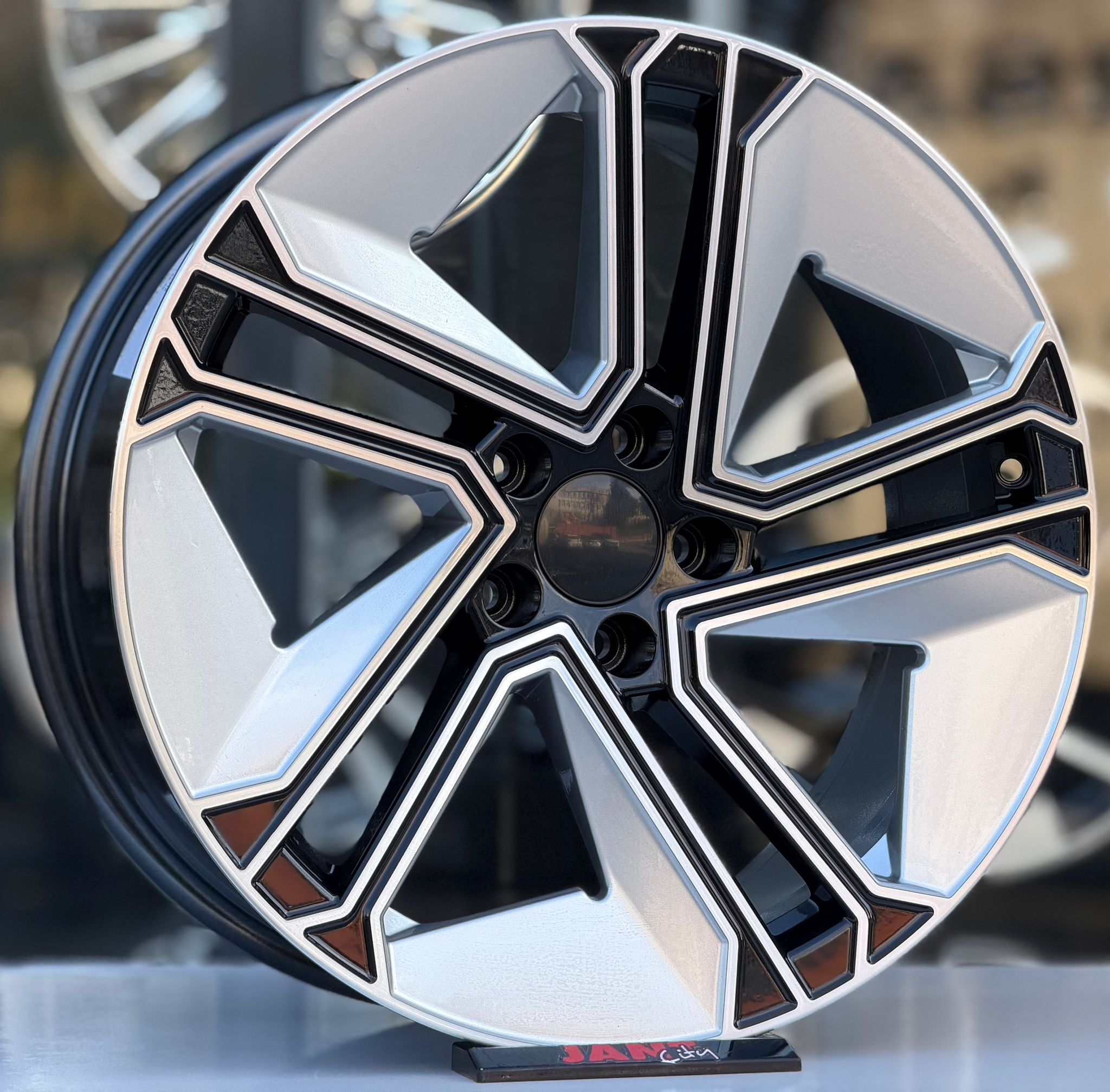 18′ 5X100 E-TRON JANT MODELİ küçük resim 2