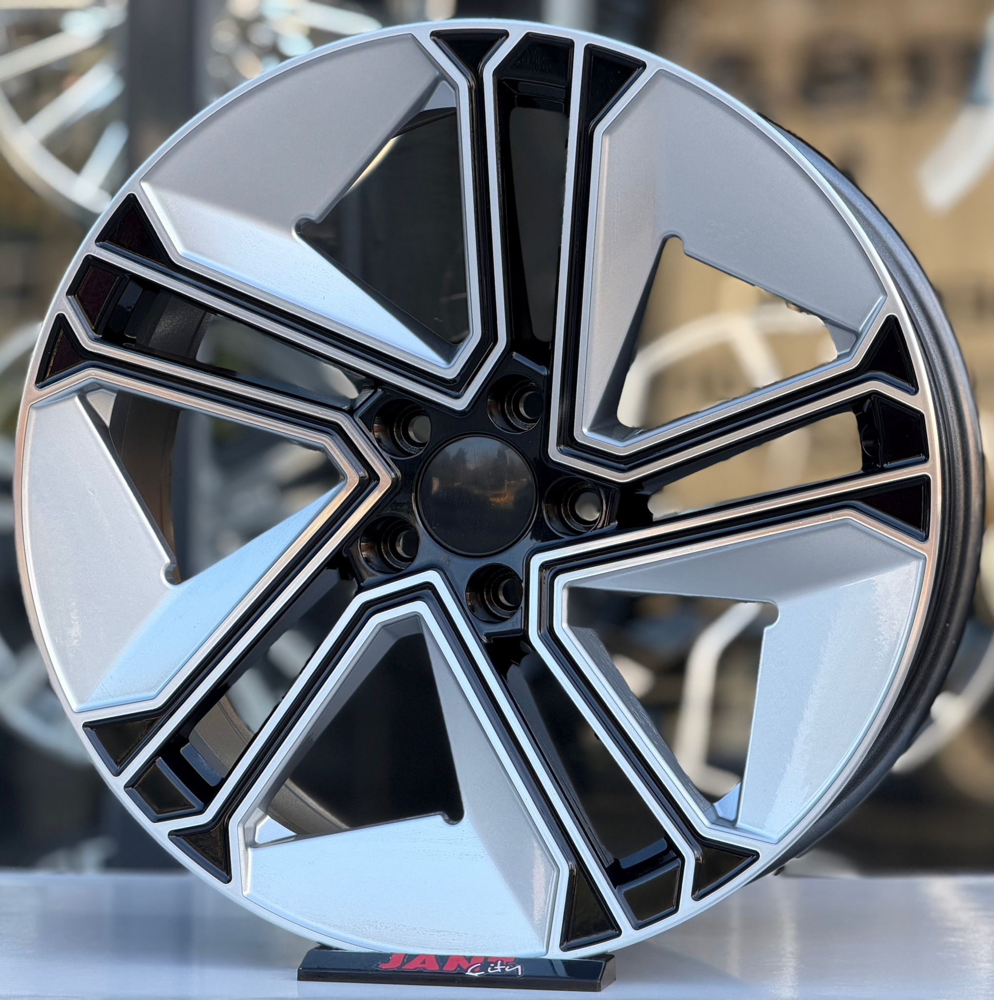 18′ 5X100 E-TRON JANT MODELİ küçük resim 3